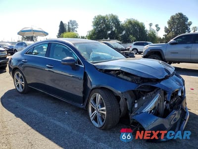 Czwarte zdjęcie samochodu z boku: 2021 MERCEDES-BENZ CLA 250 VIN:W1K5J4GB5MN180950 - miniatura