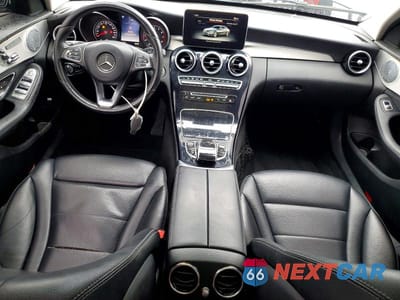Zdjęcie 8 z 11 samochodu: 2016 MERCEDES-BENZ C 300 4MATIC VIN:55SWF4KB3GU121629 - miniatura