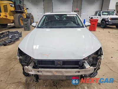 Piąte zdjęcie samochodu w środku: 2017 AUDI A4 PREMIUM VIN:WAUDNAF45HN046115 - miniatura