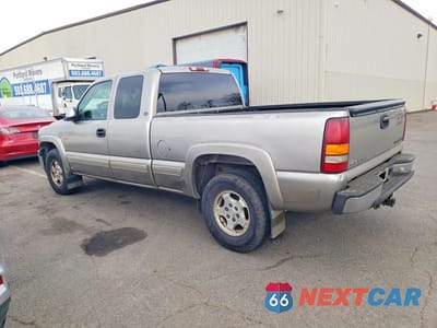 Drugie zdjęcie samochodu z przodu: 2000 CHEVROLET SILVERADO K1500 VIN:1GCEK19TXYZ210616 - miniatura