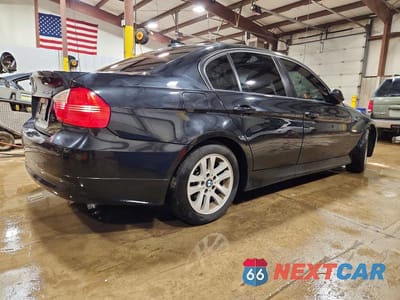 Trzecie zdjęcie samochodu z tyłu: 2006 BMW 325 XI VIN:WBAVD13596KV12907 - miniatura