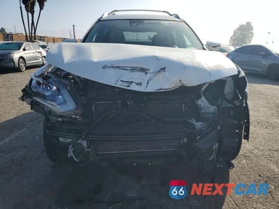 Piąte zdjęcie samochodu w środku: 2020 NISSAN ROGUE SV VIN:JN8AT2MT4LW003176 - miniatura