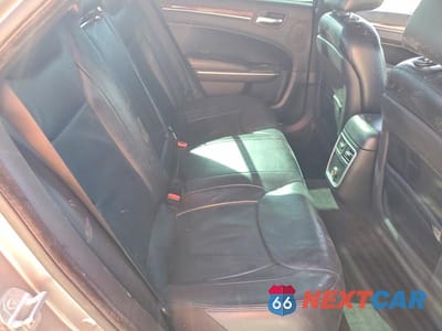 Zdjęcie 10 z 13 samochodu: 2014 CHRYSLER 300 VIN:2C3CCAAG8EH157174 - miniatura