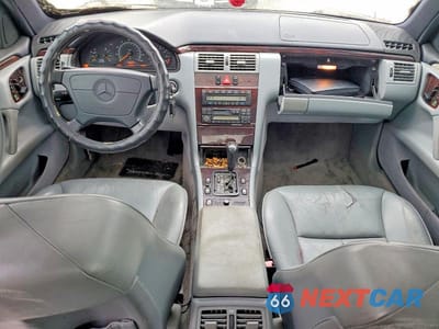 Zdjęcie 8 z 11 samochodu: 1997 MERCEDES-BENZ E 320 VIN:WDBJF55F7VA289360 - miniatura