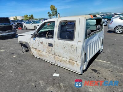 Drugie zdjęcie samochodu z przodu: 2004 CHEVROLET SILVERADO C2500 HEAVY DUTY VIN:1GCHC29U24E382584 - miniatura