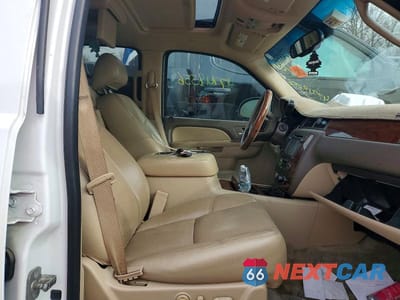 Zdjęcie 7 z 11 samochodu: 2012 CHEVROLET SUBURBAN K1500 LTZ VIN:1GNSKKE71CR187552 - miniatura