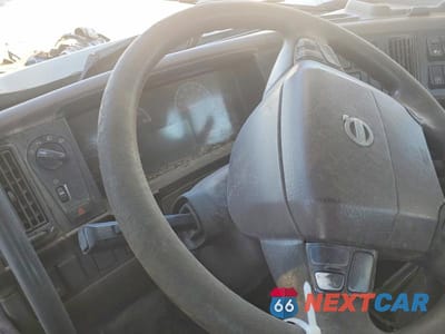 Zdjęcie 8 z 10 samochodu: 2018 VOLVO VN VNL VIN:4V4NC9EG5JN992913 - miniatura