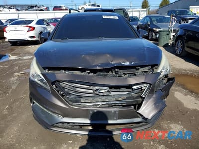 Piąte zdjęcie samochodu w środku: 2017 HYUNDAI SONATA SPORT VIN:5NPE34AF2HH565212 - miniatura