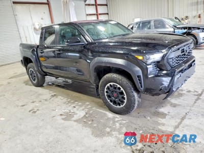 Czwarte zdjęcie samochodu z boku: 2024 TOYOTA TACOMA TRD OFF-ROAD VIN:3TMLB5JN1RM016992 - miniatura
