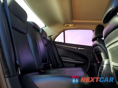 Zdjęcie 10 z 12 samochodu: 2016 CHRYSLER 300 LIMITED VIN:2C3CCAAGXGH142100 - miniatura