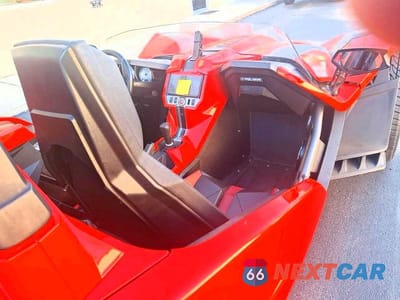 Zdjęcie 6 z 10 samochodu: 2015 POLS SLINGSHOT RED VIN:57XAAPFA2F5103076 - miniatura