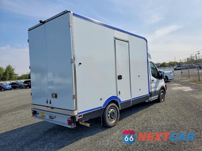 Trzecie zdjęcie samochodu z tyłu: 2020 FORD TRANSIT DELIVERY TRUCK VIN:1FDBW5Z88LKB24924 - miniatura