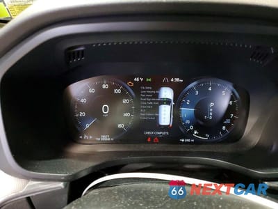 Zdjęcie 9 z 13 samochodu: 2019 VOLVO XC60 T5 R-DESIGN VIN:LYV102RM1KB242565 - miniatura