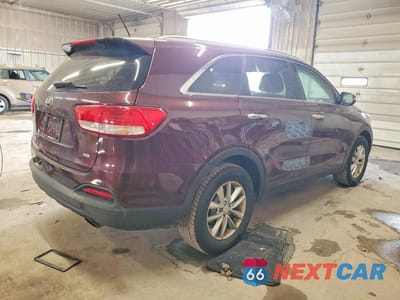 Trzecie zdjęcie samochodu z tyłu: 2016 KIA SORENTO LX VIN:5XYPG4A36GG135238 - miniatura