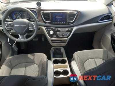 Zdjęcie 8 z 12 samochodu: 2017 CHRYSLER PACIFICA TOURING VIN:2C4RC1DG8HR654497 - miniatura