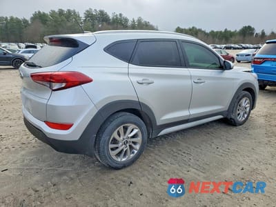 Trzecie zdjęcie samochodu z tyłu: 2017 HYUNDAI TUCSON SE VIN:KM8J33A40HU398566 - miniatura