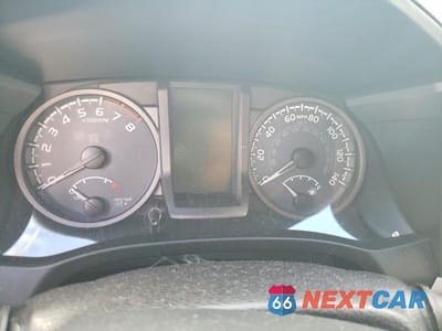 Zdjęcie 9 z 12 samochodu: 2016 TOYOTA TACOMA SR V6 VIN:3TMCZ5AN6GM014356 - miniatura