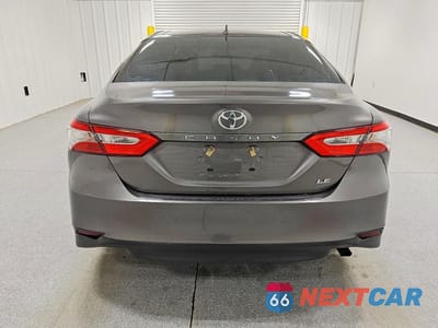Zdjęcie 6 z 12 samochodu: 2019 TOYOTA CAMRY LE VIN:4T1B11HK5KU714103 - miniatura