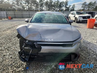 Piąte zdjęcie samochodu w środku: 2025 KIA K4 LXS VIN:3KPFT4DE1SE226038 - miniatura