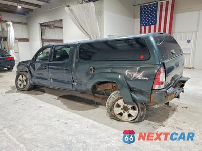 Drugie zdjęcie samochodu z przodu: 2010 TOYOTA TACOMA V6 VIN:3TMMU4FN5AM018380 - miniatura