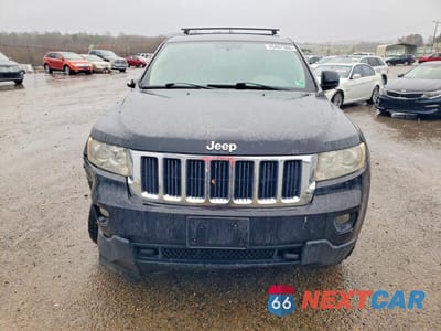 Piąte zdjęcie samochodu w środku: 2013 JEEP GRAND CHEROKEE LAREDO VIN:1C4RJFAG6DC506729 - miniatura