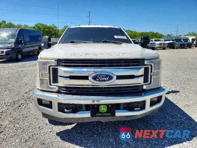 Piąte zdjęcie samochodu w środku: 2019 FORD F350 XLT DRW 6.7L V8 TDSL EXT CAB VIN:1FT8X3CT2KEC44616 - miniatura