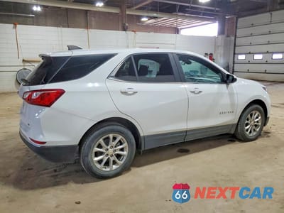 Trzecie zdjęcie samochodu z tyłu: 2021 CHEVROLET EQUINOX LT VIN:2GNAXKEV5M6100776 - miniatura