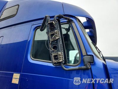 Zdjęcie 9 z 10 samochodu: 2016 VOLVO VNL SEMI TRUCK VIN:4V4NC9EH0GN941515 - miniatura