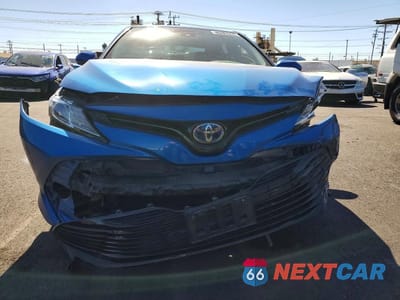 Piąte zdjęcie samochodu w środku: 2020 TOYOTA CAMRY HYBRID LE VIN:4T1C31AK1LU019143 - miniatura