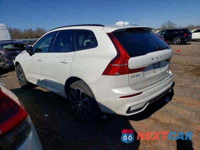 Drugie zdjęcie samochodu z przodu: 2024 VOLVO XC60 PLUS VIN:YV4L12RL7R1840784 - miniatura