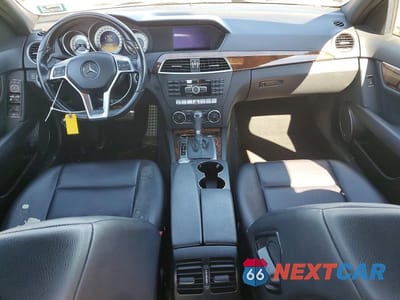 Zdjęcie 8 z 11 samochodu: 2012 MERCEDES-BENZ C 300 4MATIC VIN:WDDGF8BB2CR196426 - miniatura