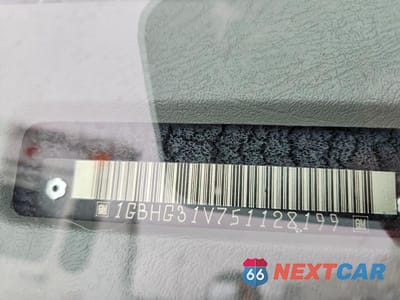 Zdjęcie 10 z 10 samochodu: 2005 CHEV EXPRESS G3500 VIN:1GBHG31V751128199 - miniatura