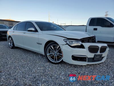 Czwarte zdjęcie samochodu z boku: 2015 BMW 750 LI VIN:WBAYE8C53FD781430 - miniatura