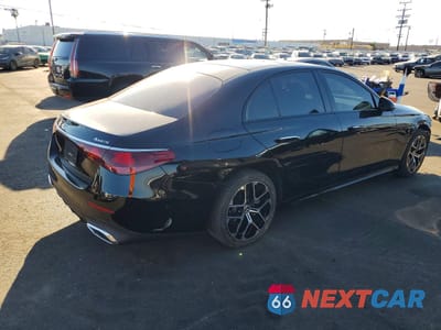 Trzecie zdjęcie samochodu z tyłu: 2024 MERCEDES-BENZ E 350 4MATIC VIN:W1KLF4HBXRA050197 - miniatura