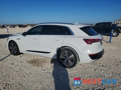 Drugie zdjęcie samochodu z przodu: 2024 AUDI Q8 E-TRON PREMIUM PLUS VIN:WA15ABGE1RB013500 - miniatura