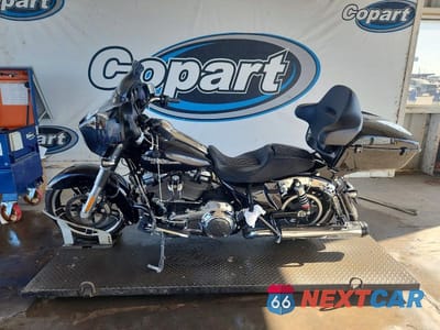 Trzecie zdjęcie samochodu z tyłu: 2020 HARLEY-DAVIDSON FLHX VIN:1HD1KBC17LB674376 - miniatura