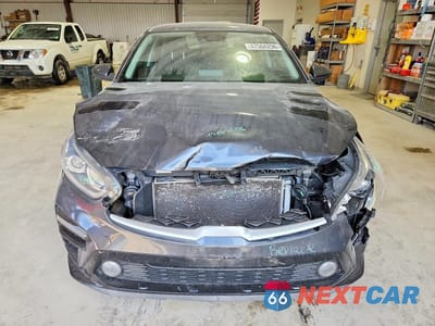 Piąte zdjęcie samochodu w środku: 2020 KIA FORTE LXS VIN:3KPF24AD8LE174553 - miniatura