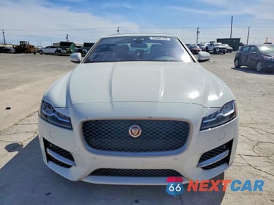Piąte zdjęcie samochodu w środku: 2017 JAGUAR XF R - SPORT VIN:SAJBF4BV6HCY34664 - miniatura