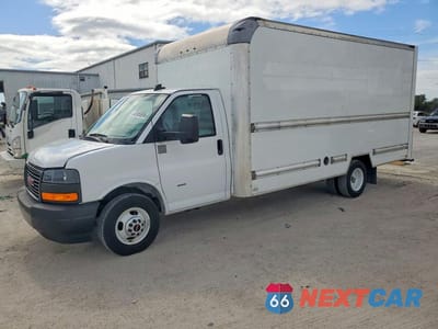 2022 GMC SAVANA BOX TRUCK 7GZ37TC74NN006173 - główne zdjęcie licytacji z USA - miniatura