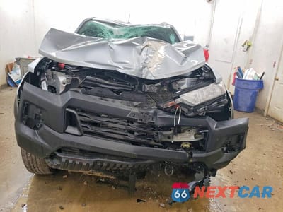 Piąte zdjęcie samochodu w środku: 2025 CHEVROLET COLORADO TRAIL BOSS VIN:1GCPTEEK3S1124967 - miniatura