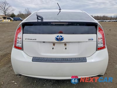 Zdjęcie 6 z 12 samochodu: 2013 TOYOTA PRIUS THREE VIN:JTDKN3DU2D5690237 - miniatura