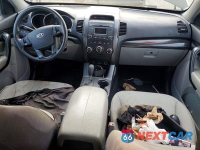 Zdjęcie 8 z 12 samochodu: 2013 KIA SORENTO LX VIN:5XYKTCA61DG336387 - miniatura
