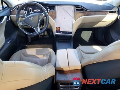 Zdjęcie 8 z 12 samochodu: 2016 TESLA MODEL S VIN:5YJSA1E29GF169371 - miniatura