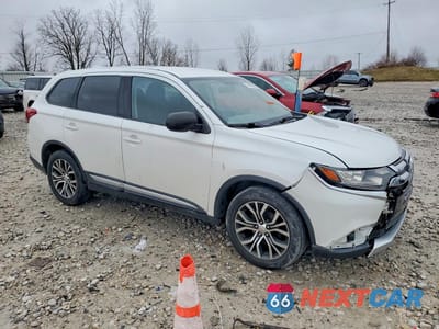 Czwarte zdjęcie samochodu z boku: 2017 MITSUBISHI OUTLANDER ES VIN:JA4AD2A31HZ023088 - miniatura
