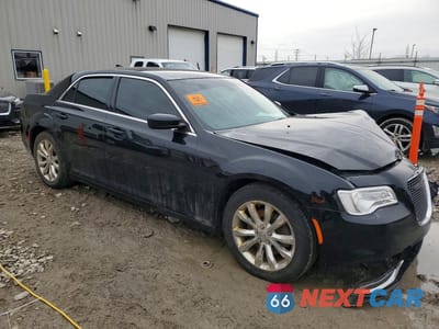 Czwarte zdjęcie samochodu z boku: 2017 CHRYSLER 300 LIMITED VIN:2C3CCARG7HH506835 - miniatura
