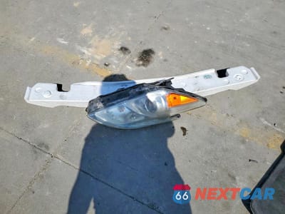 Zdjęcie 12 z 12 samochodu: 2010 TOYOTA PRIUS IV VIN:JTDKN3DU9A0116386 - miniatura