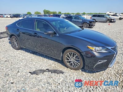 Czwarte zdjęcie samochodu z boku: 2017 LEXUS ES 350 BASE VIN:58ABK1GGXHU042454 - miniatura