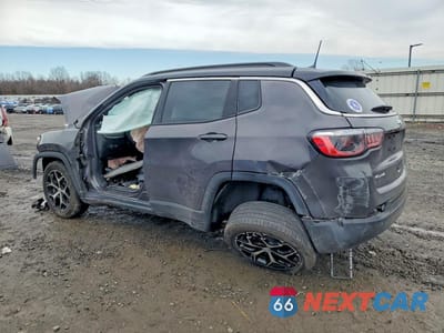 Drugie zdjęcie samochodu z przodu: 2024 JEEP COMPASS LIMITED VIN:3C4NJDCN8RT164291 - miniatura