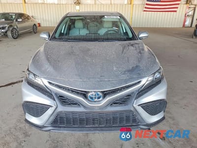 Piąte zdjęcie samochodu w środku: 2022 TOYOTA CAMRY HYBRID SE VIN:4T1G31AK0NU590613 - miniatura