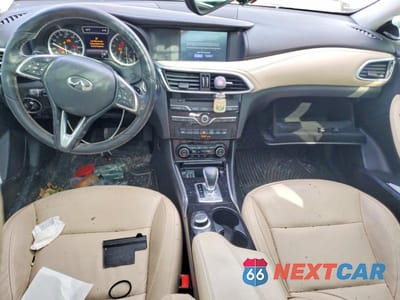 Zdjęcie 8 z 12 samochodu: 2018 INFINITI QX30 VIN:SJKCH5CR7JA005539 - miniatura